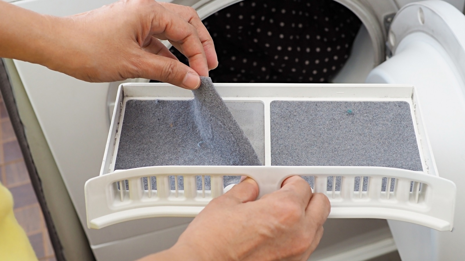 How to clean the lint filter of your tumble dryer