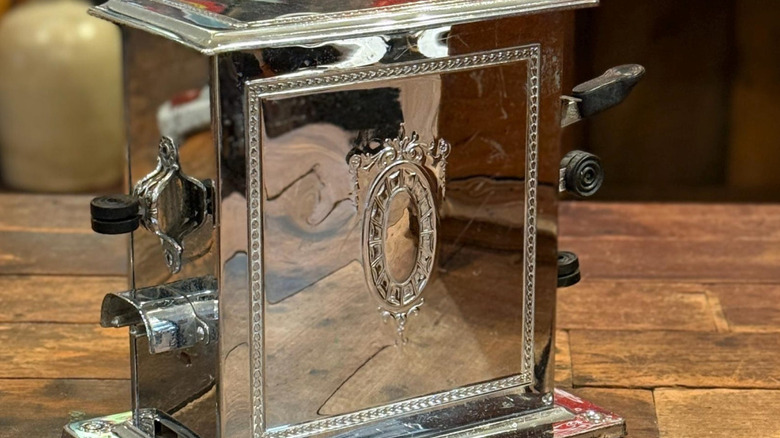 A chrome Art Deco vintage toaster.