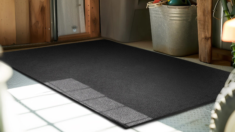 Mohawk rubber mat in a garage