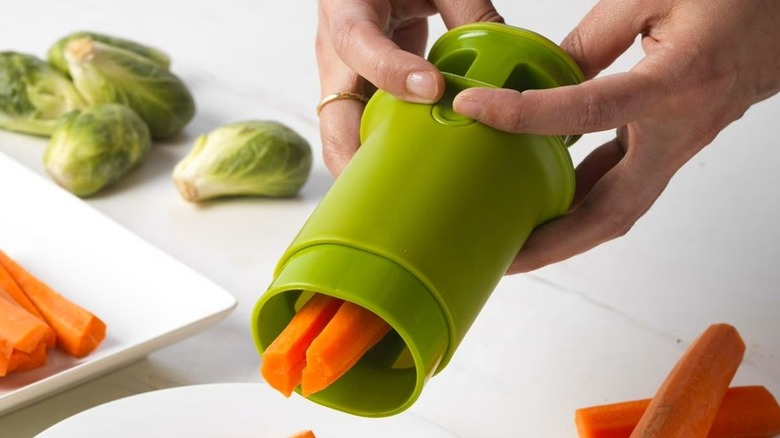 GoodCook Fruit and Veggie Divider cutting carrots