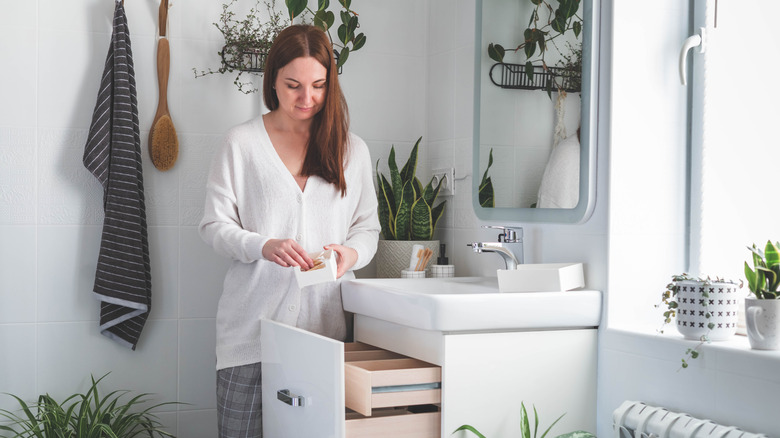 Walmart's 'Stunning' Scalloped Decor Is Perfect For Bathroom Storage