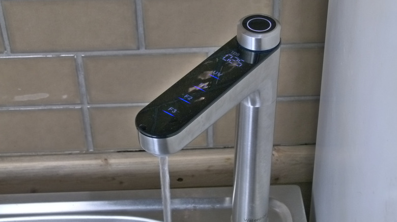 X12 display showing TDS while dispensing water