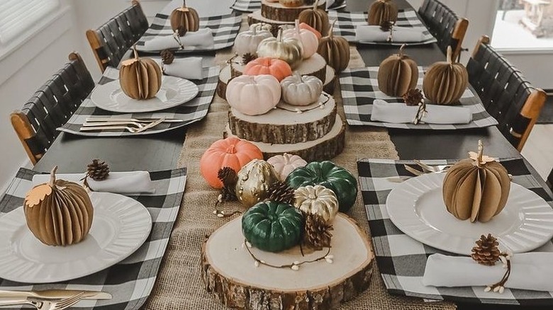 Paper craft pumpkins