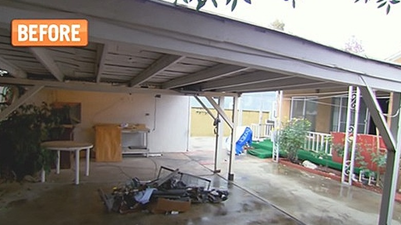 Covered yard attached to garage