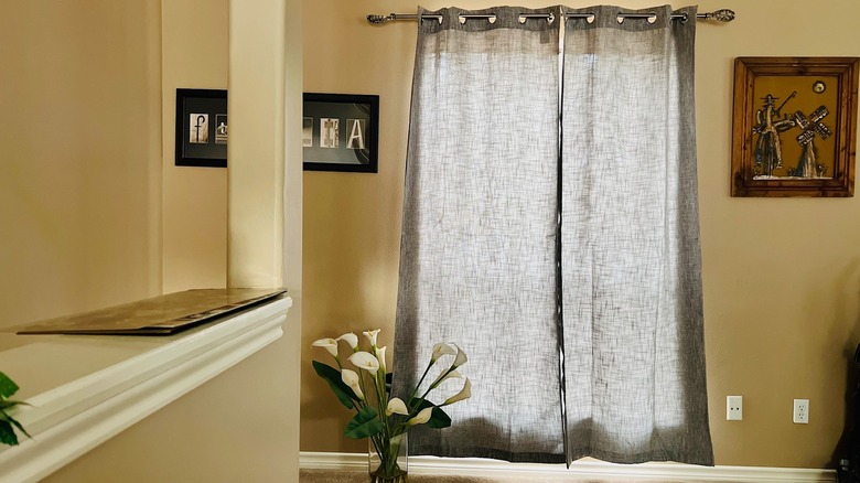 gray light-reducing window curtains 