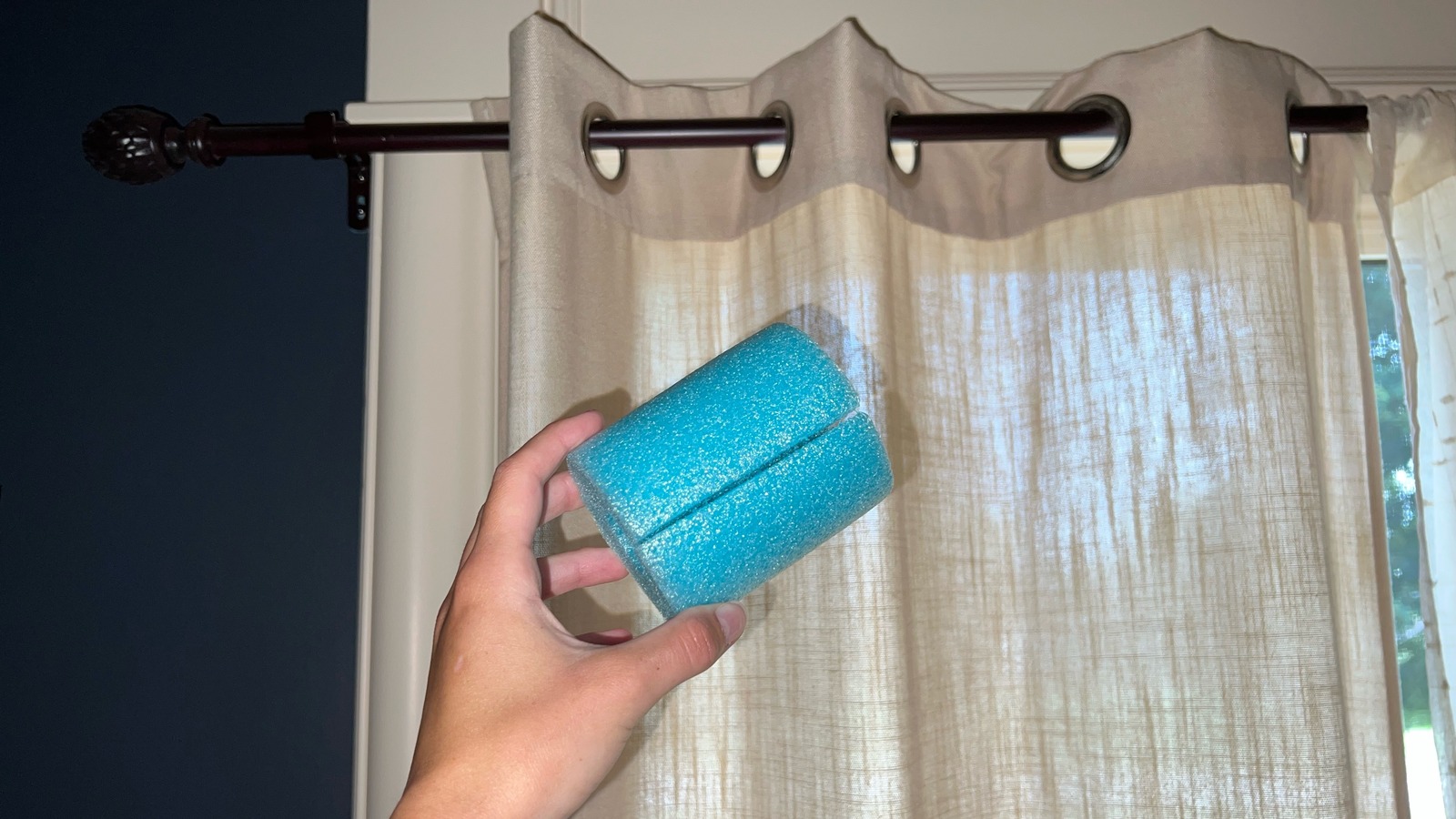 We Tried The Pool Noodle Hack For Neat Curtain Pleats And The Results Were  Instagram-Worthy