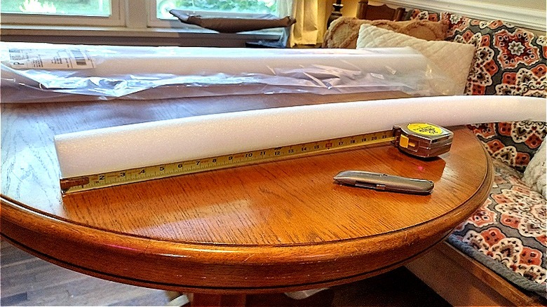 measuring a pool noodle