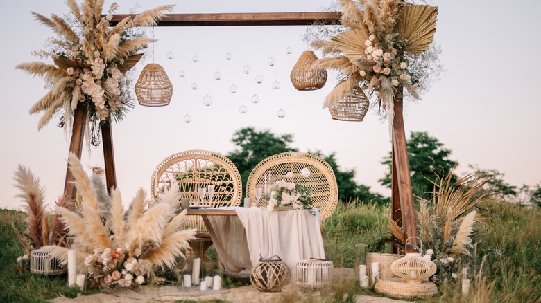 Wedding sweetheart table