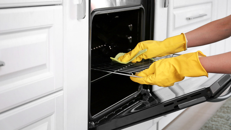 cleaning oven