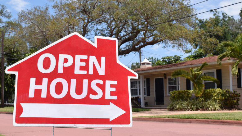 open house sign outdoors