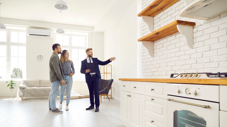 Realtor with interested buyers