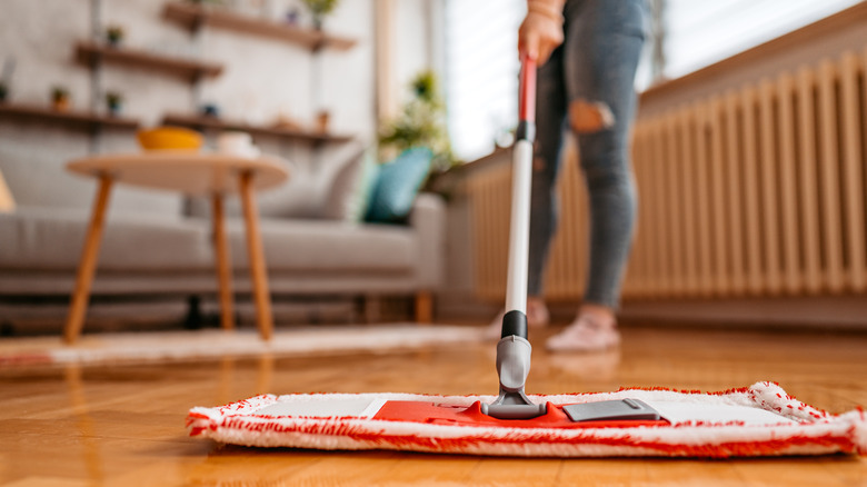 Cleaning wood floors 