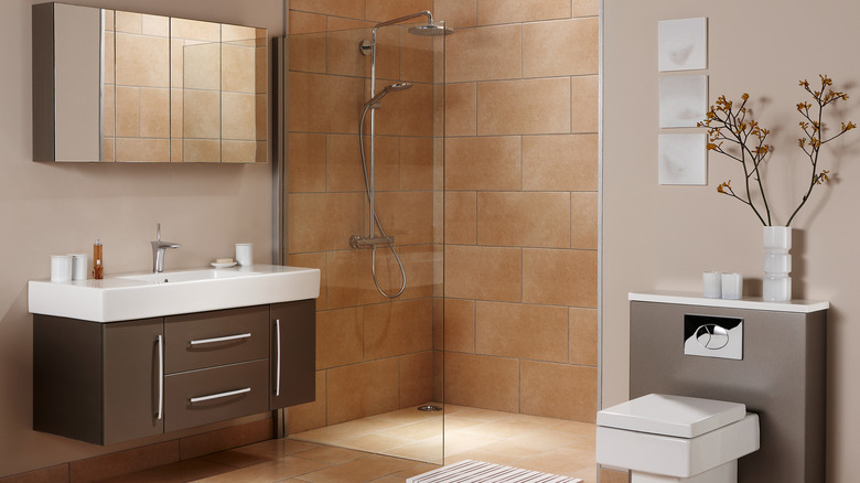Bathroom with curbless shower