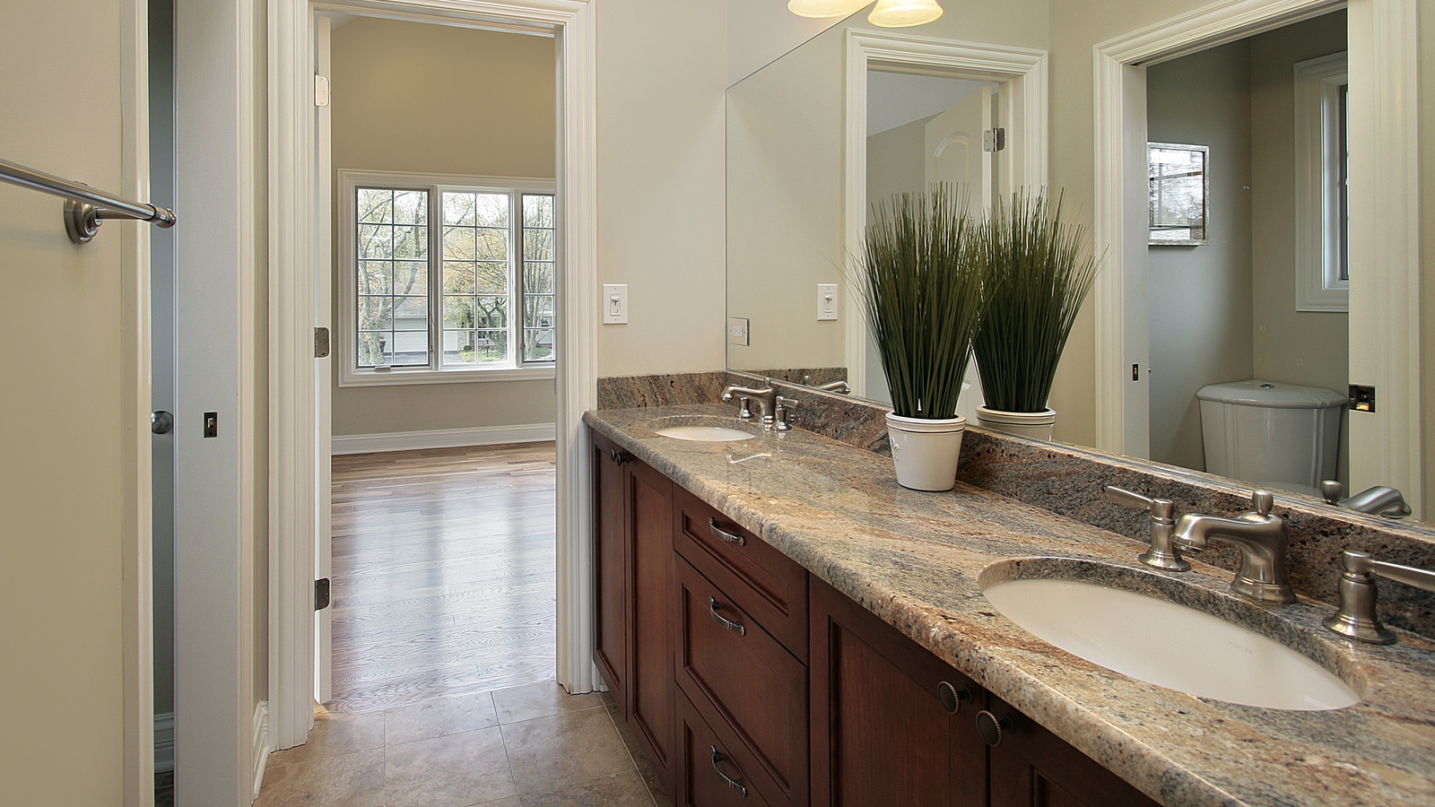 what-is-a-jack-and-jill-bathroom