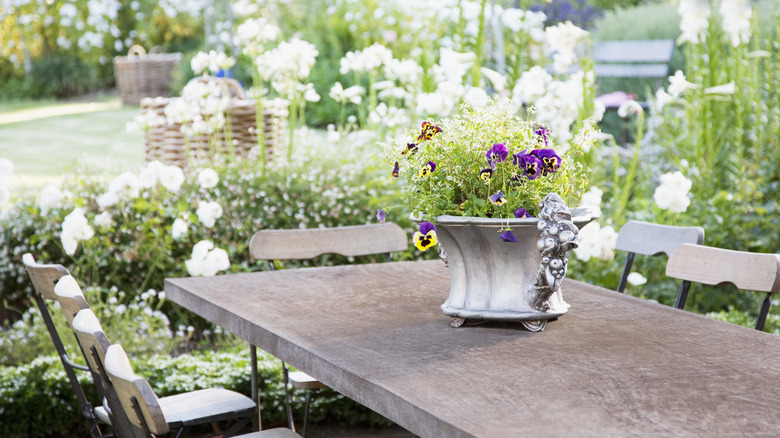outdoor dining space