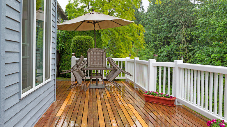 Wet deck