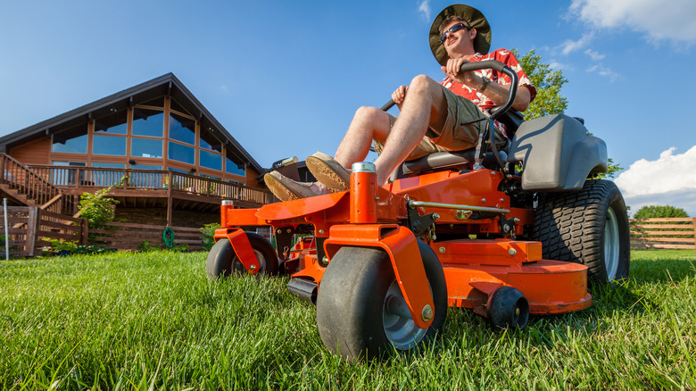 zero turn mower