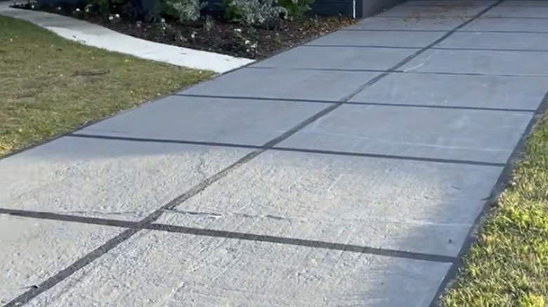 A budget-friendly faux paver driveway idea