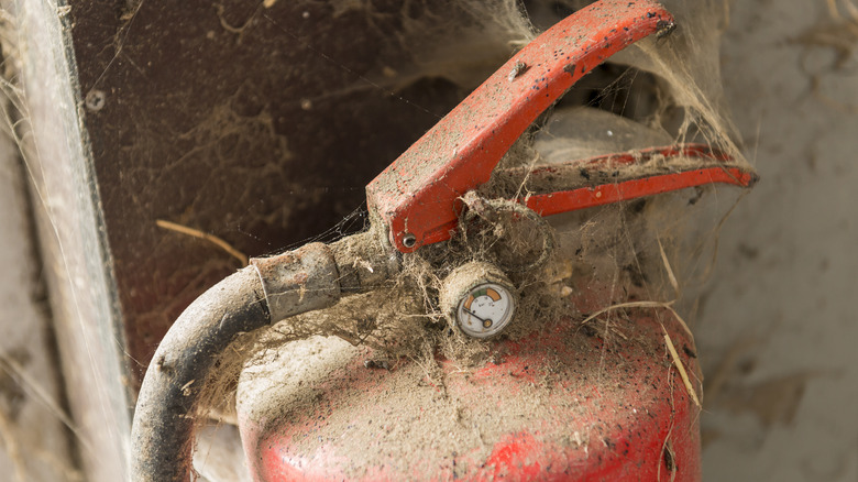 dirty old fire extinguisher