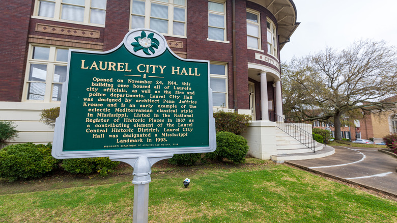 Laurel city hall