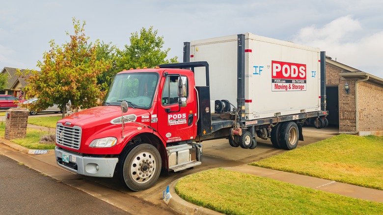 moving pod truck