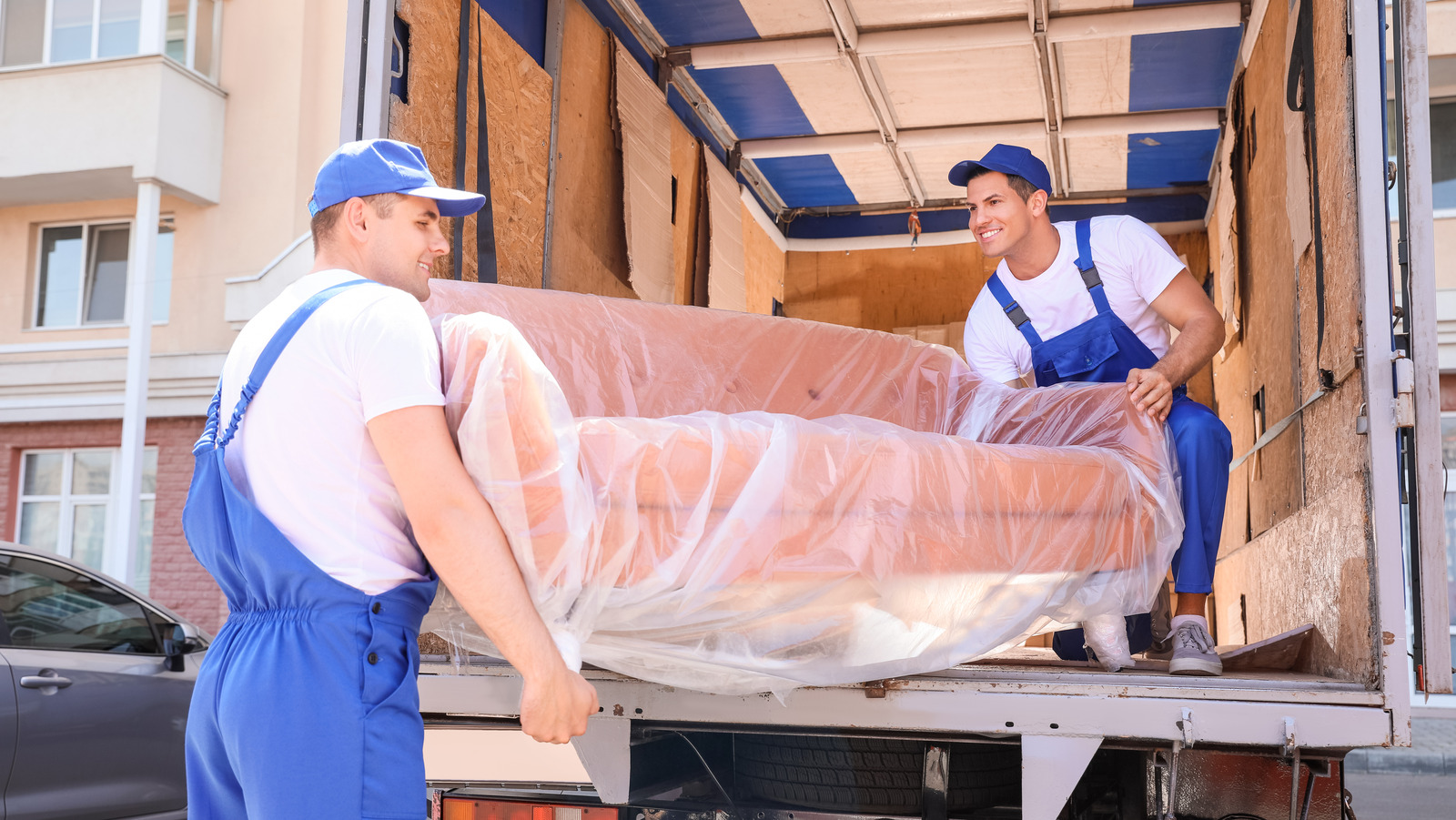 What You Need To Know About Shipping And Delivery At West Elm