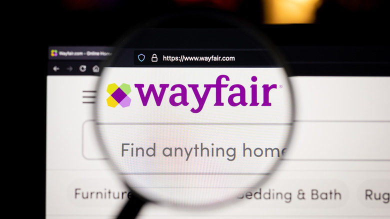 Wayfair logo on website