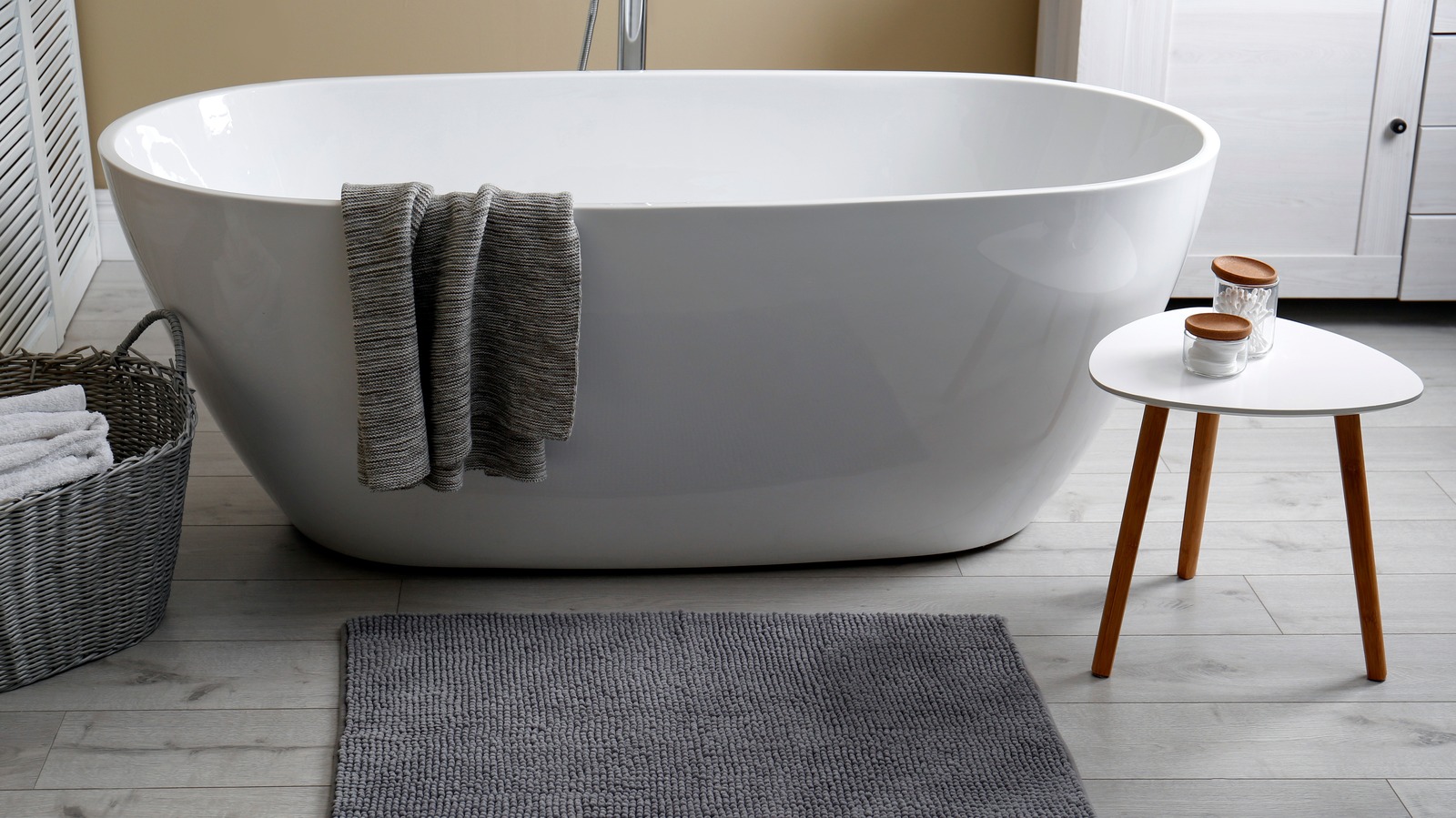 Bath Mat for Refinished Bath Tub