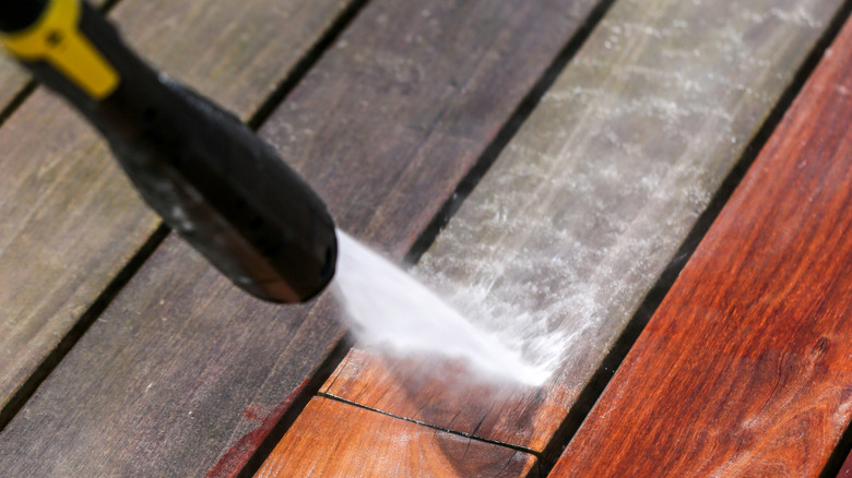 Pressure washer strips wood of vibrancy