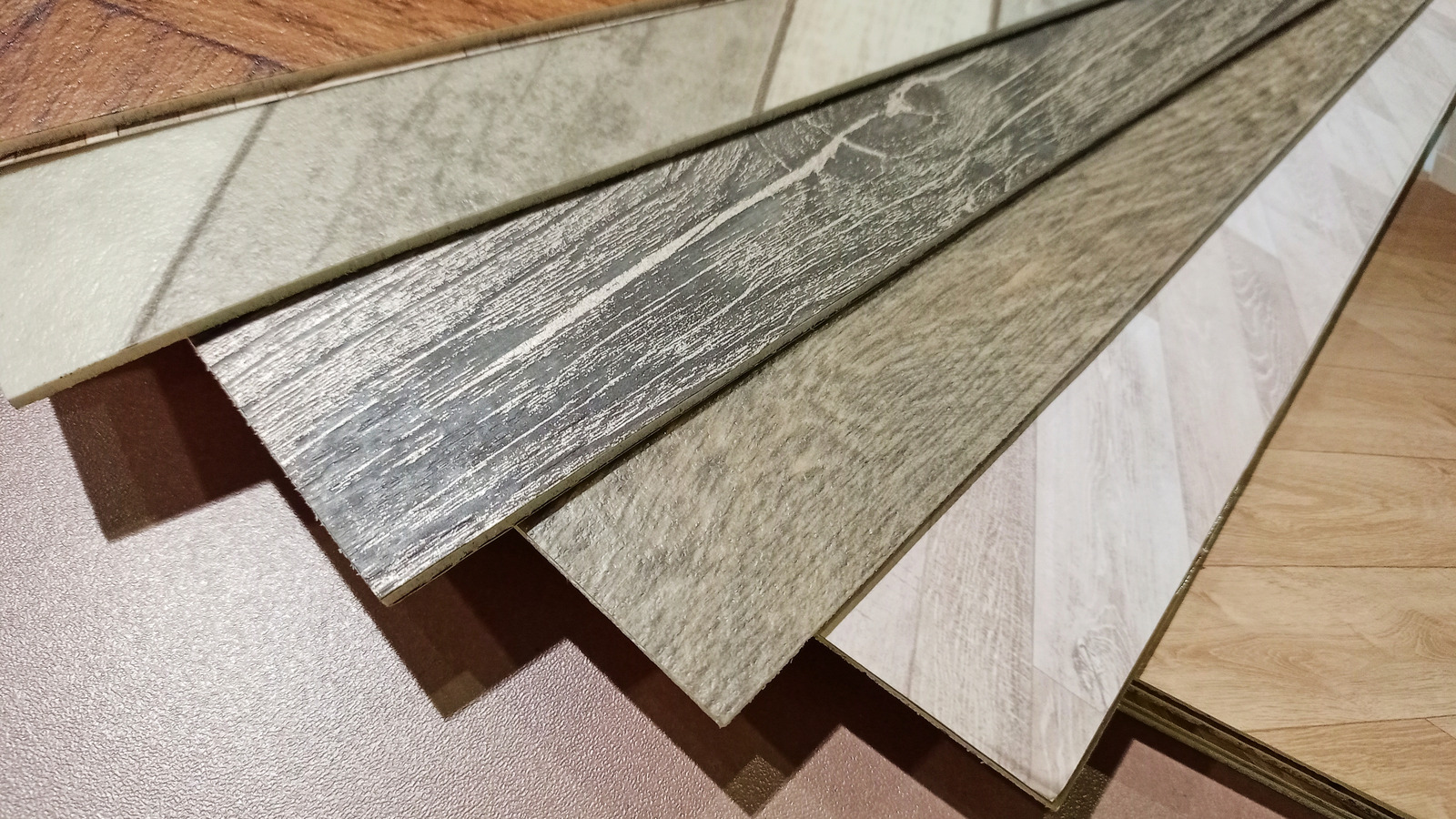 What's The Difference Between Vinyl And Linoleum Flooring?