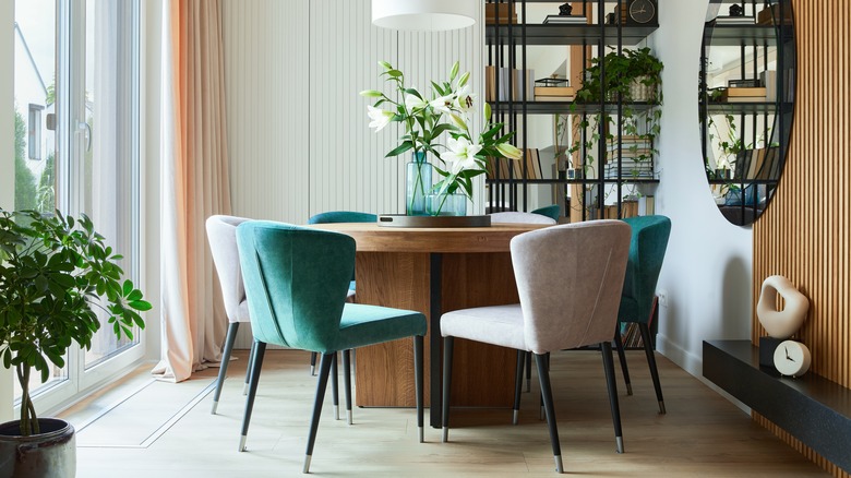 Modern dining room 