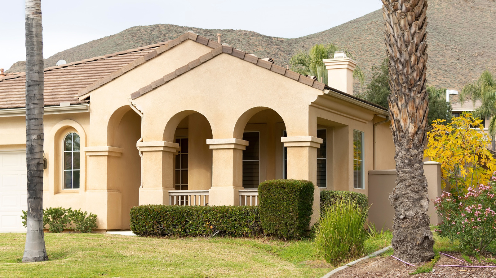 Why Do California Homes Have So Many Arches?