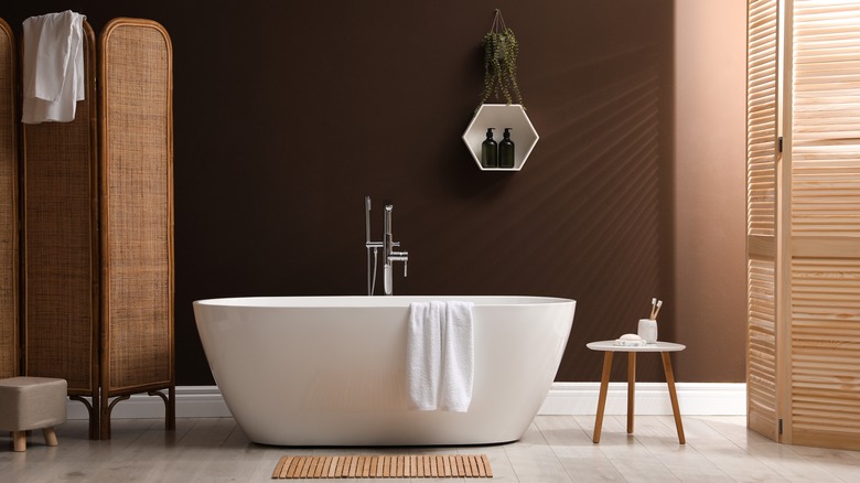 Bathtub in modern bathroom