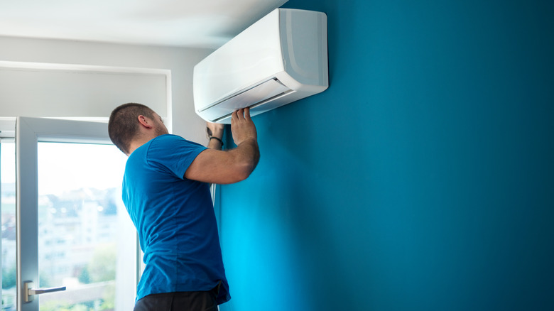 mman fixing ac unit