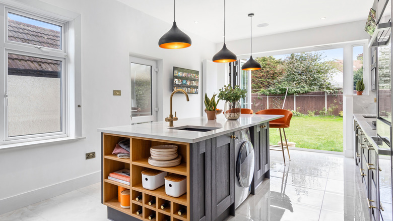 Pendant lights in kitchen