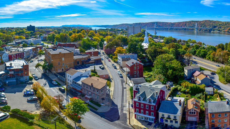 small city in the Hudson Valley