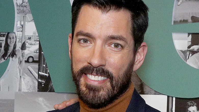 Drew Scott smiling