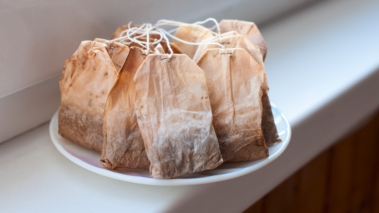 Drying out tea bags 