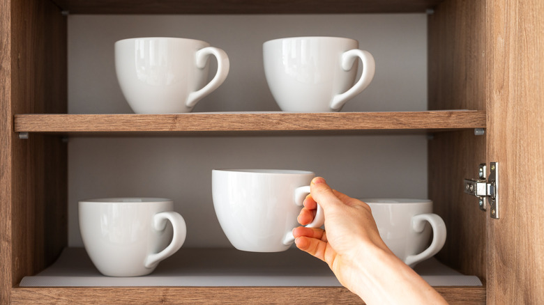 A perfectly organized kitchen shelf