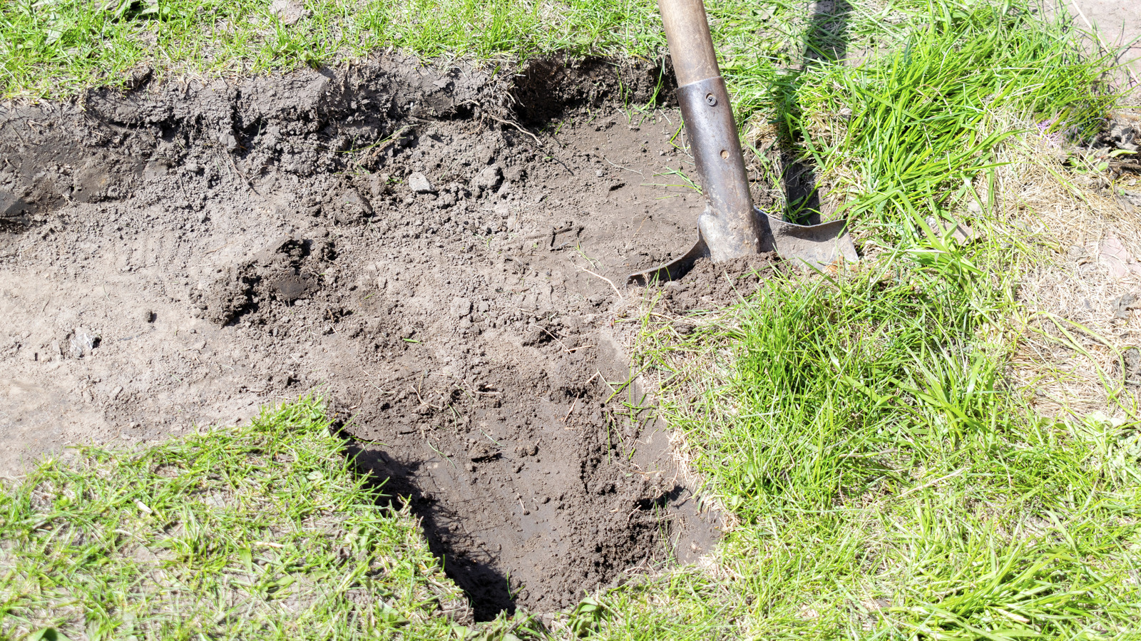 Why The Stacking Turf Method Will Elevate Your Compost Game