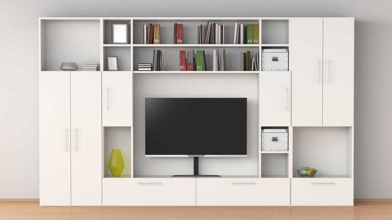Bulky entertainment center