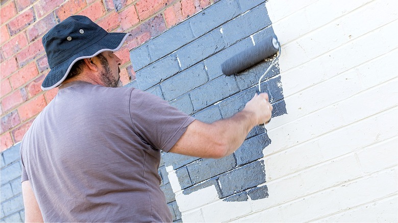 Painting exterior brick gray