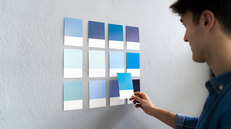 Varying shades of blue on multiple paint swatches