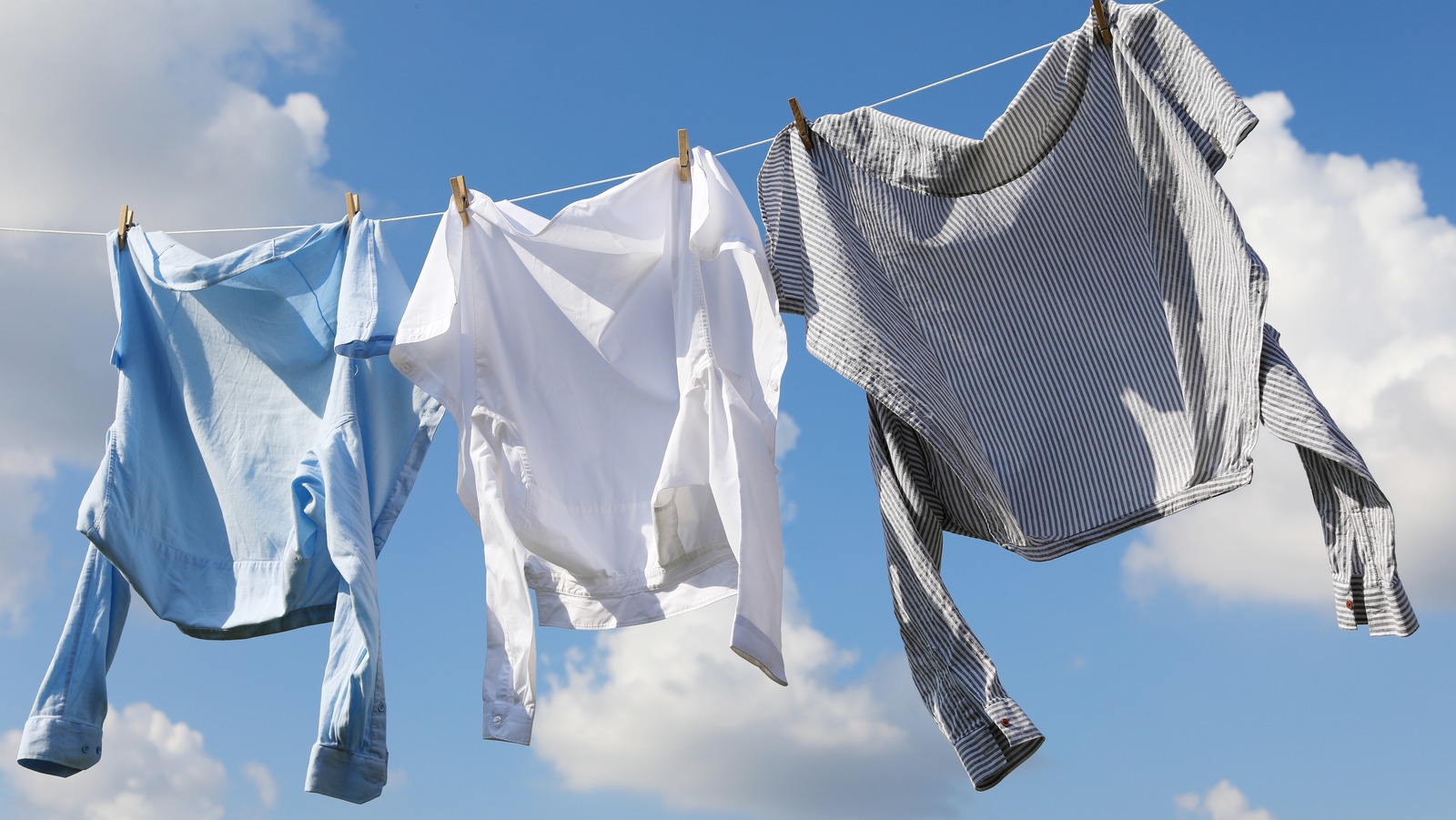 The Benefits Of Adding Vinegar When HandWashing Summer Clothes