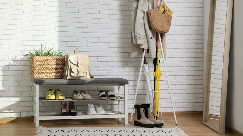 storage bench with shoe racks