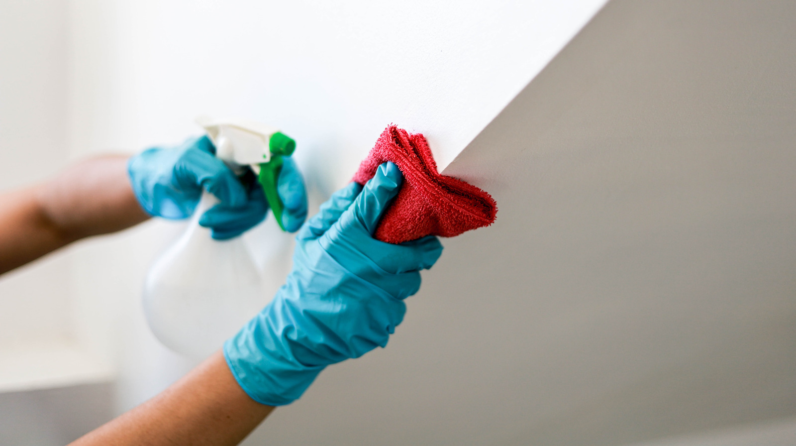 Why You Should Be Using Fabric Softener To Clean Your Walls