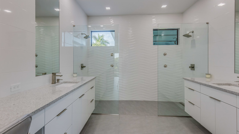 Modernly designed walk-in shower 