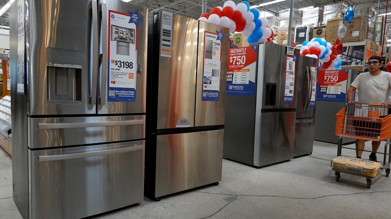 appliance store fridges