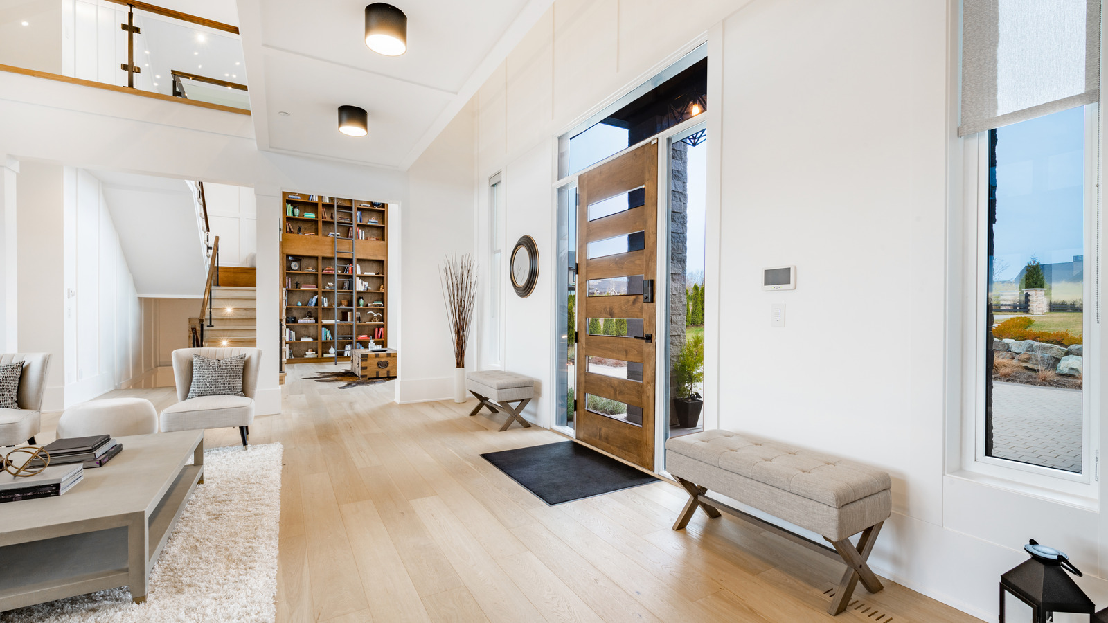 Why You Should Pay Extra Attention To Decor At An Open House, According