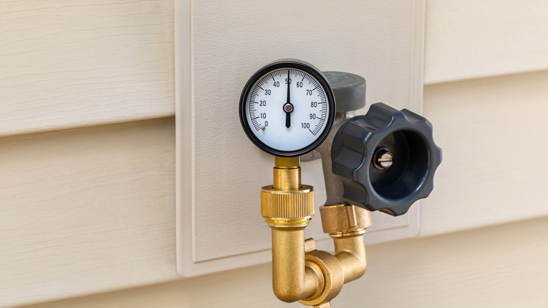 Checking home water pressure via fixture in yard